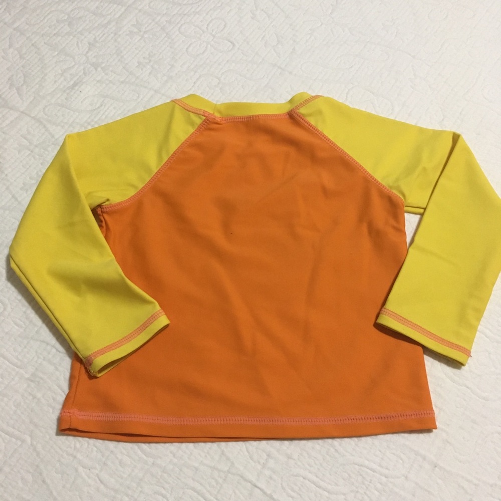 18m (5/$20) Long-Sleeved Rashguard Top - Picture 4 of 4